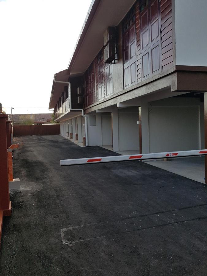 Little Kampung Studio Teluk Intan Exterior foto