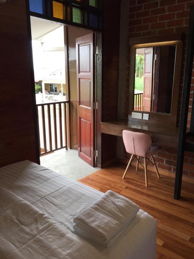 Little Kampung Studio Teluk Intan Exterior foto